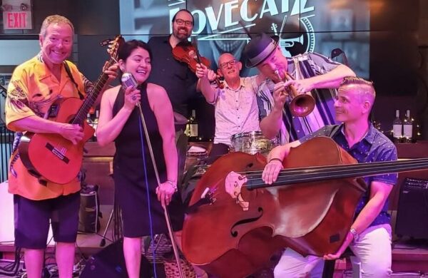 Canary and the Lovecatz